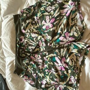 St. John's Bay Cream and Tan Patterned Shorts